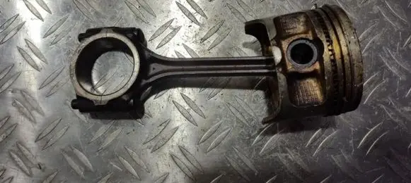 Honda Civic Piston with connecting rod