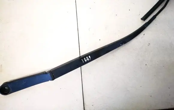 Hyundai ix35 Front wiper blade arm