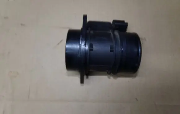 Volvo S40, V40 Mass air flow meter 7700114778