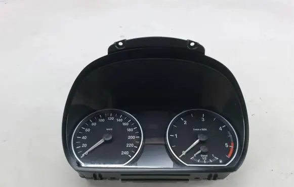 Speedometer (instrument cluster)