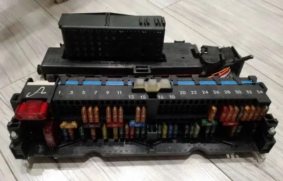 BMW X3 E83 Fuse box set 8364540