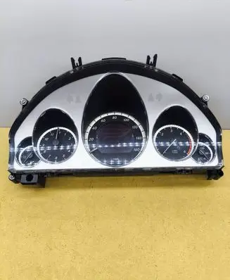 Mercedes-Benz E W212 Speedometer (instrument cluster) A2129002010 A2049024202 A2129014100