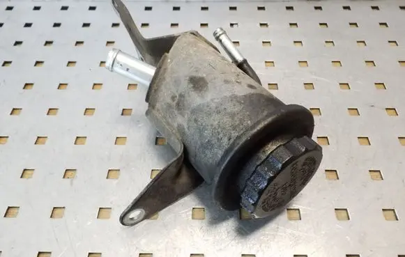 Toyota Land Cruiser (J120) Power steering fluid tank/reservoir