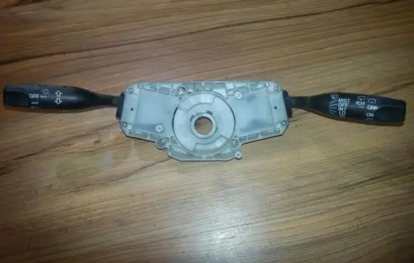 Honda HR-V Wiper turn signal indicator stalk/switch m18620