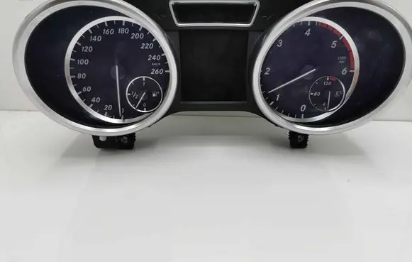 Speedometer (instrument cluster)