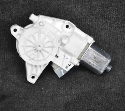 Mercedes-Benz GL X166 Front door window regulator motor A1669060201