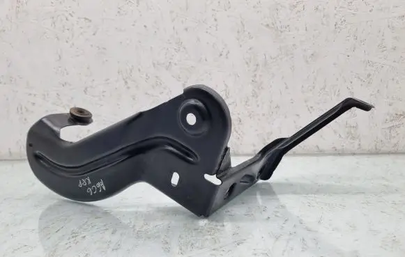 Audi A6 S6 C6 4F Intercooler pipe mounting bracket 4F0145813F
