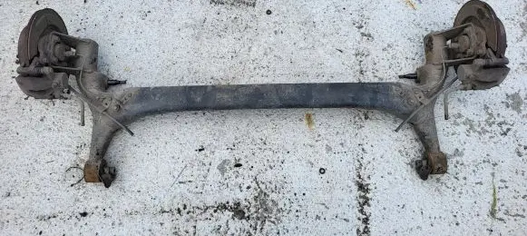 Toyota Corolla Verso AR10 Rear beam 