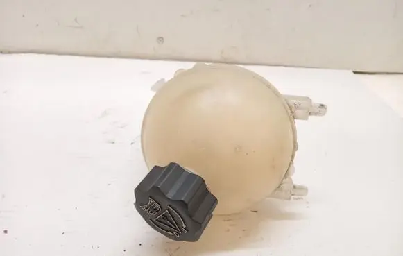 Citroen C4 I Picasso Brake fluid reservoir 9684527680