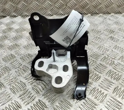 Toyota Yaris XP210 Engine mount bracket 12372K0090