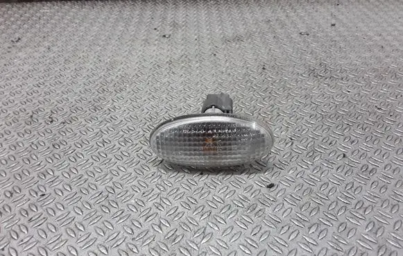 Mazda 5 Front fender indicator light P2829