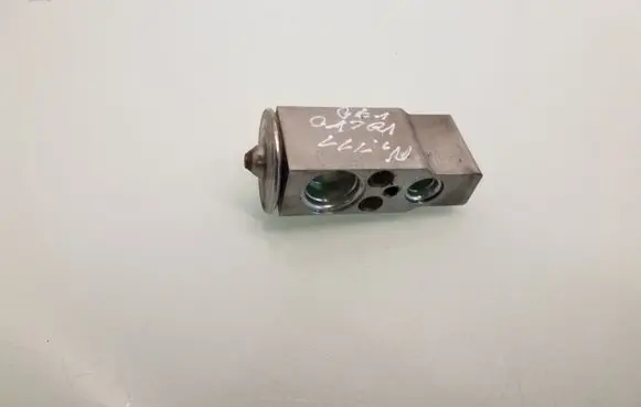 Volvo V70 Air conditioning (A/C) expansion valve 