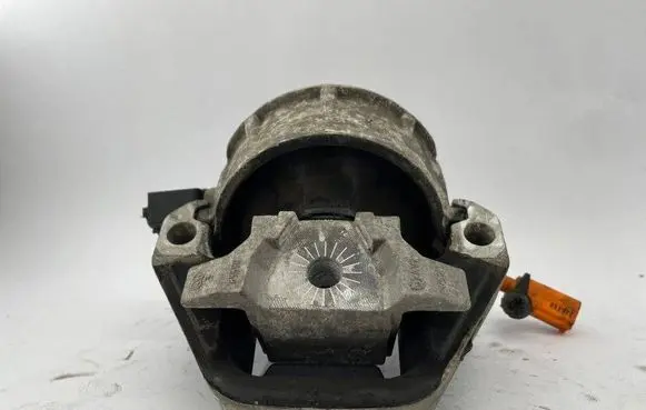 Audi A7 S7 4G Engine mount bracket 4G0199381LH