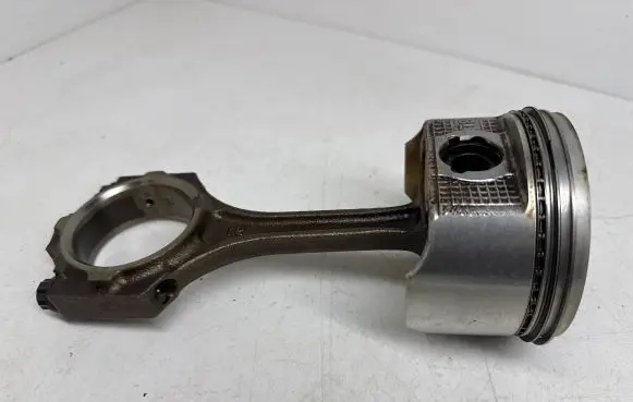 Lexus LS UCF30 Piston with connecting rod 133015008002