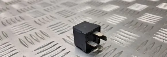 Opel Zafira B Other relay 13171831 4RA00779105