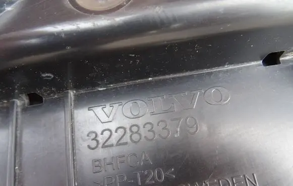 Volvo XC60 Engine control unit box 32283379
