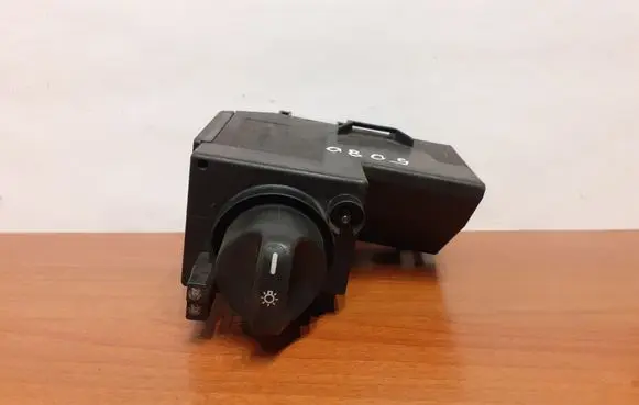 Mercedes-Benz E W210 Light switch 5080 2105450104
