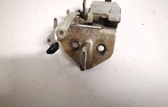 Skoda Octavia Mk2 (1Z) Rear door lock loop/hook striker 1z9827511c