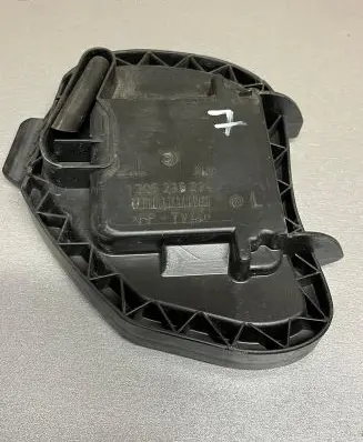 Volkswagen Touran I Headlight/headlamp dust cover 1305239234