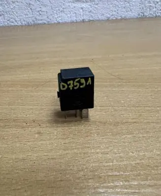 Mercedes-Benz GLC X253 C253 Other relay 4RA00781300 D7591