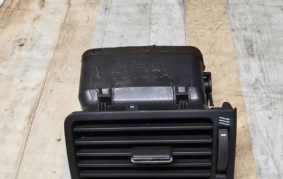 Toyota Corolla E120 E130 Dash center air vent grill 8222
