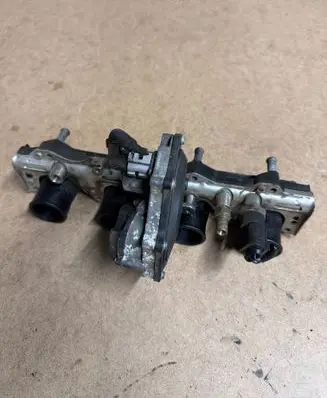 Volkswagen PASSAT B6 Intake manifold 06D133340