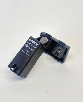 Volkswagen Touran I Glow plug pre-heat relay 0281003038