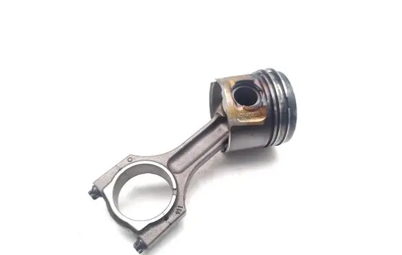 BMW X3 F25 Piston with connecting rod N47D20C