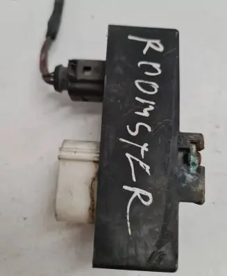 Skoda Roomster (5J) Coolant fan relay 1J0919506M 898967000