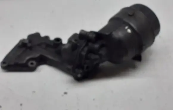 Mercedes-Benz ML W164 Oil filter mounting bracket A6421800010