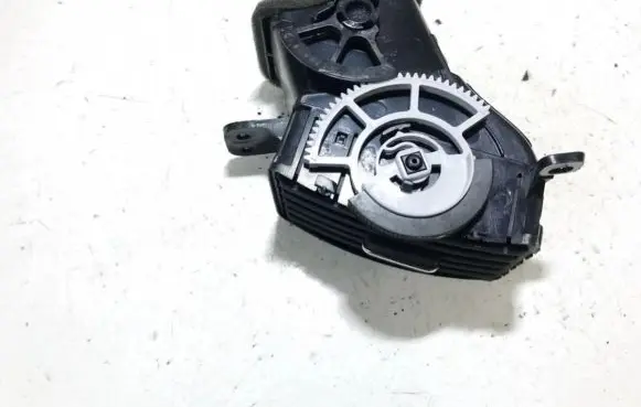 Dash center air vent grill