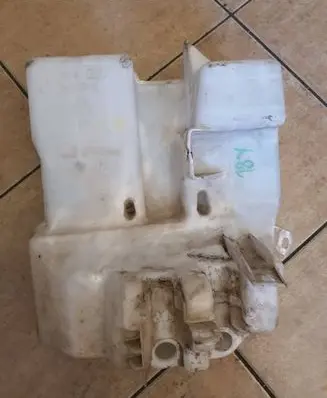 Mitsubishi L200 Windshield washer fluid reservoir/tank MITSUBA SAEPP 71M