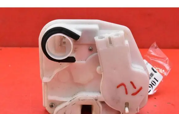 Mitsubishi ASX Rear door lock 