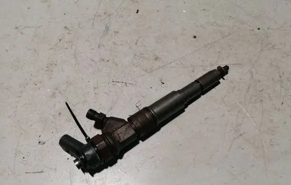 BMW 5 E60 E61 Fuel injector 7793836 0445110216
