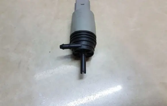 BMW 5 E60 E61 Windscreen/windshield washer pump 67126934159