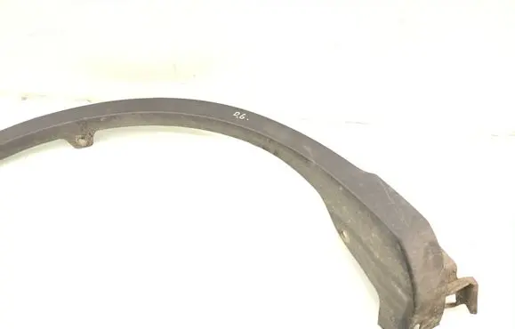 Toyota RAV 4 (XA40) Rear fender molding trim 