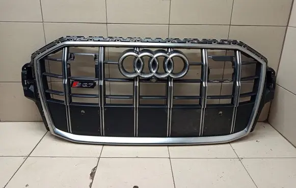 Audi Q7 4M Front bumper upper radiator grill 4M0853651AL 4M0853651AK