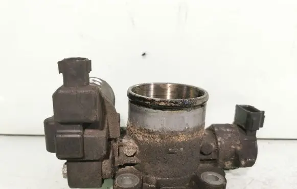 Toyota Avensis T250 Throttle body valve 