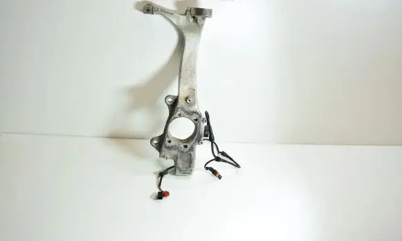 Audi A6 S6 C5 4B Front wheel hub spindle knuckle 4B3258G