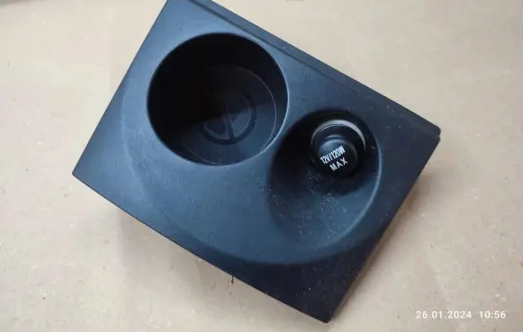 Cup holder front
