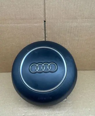 Audi A1 Steering wheel airbag 8X0880201C 611146800D