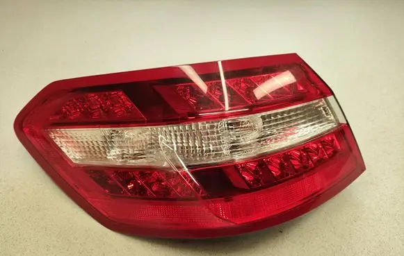 Tailgate rear/tail lights