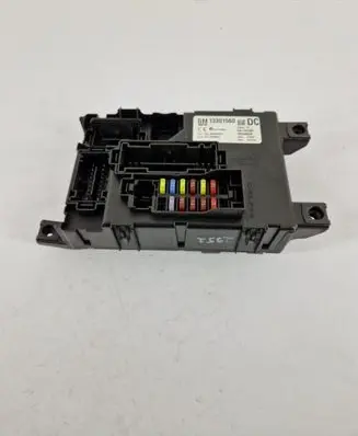 Opel Corsa D Fuse module 13301560