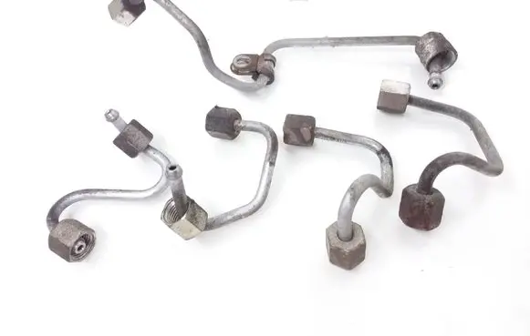 Volkswagen PASSAT B7 Fuel injector supply line/pipe 03L301AA