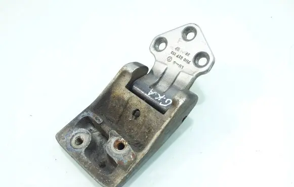 Volkswagen Transporter - Caravelle T5 Loading door lower hinge 7H0827153
