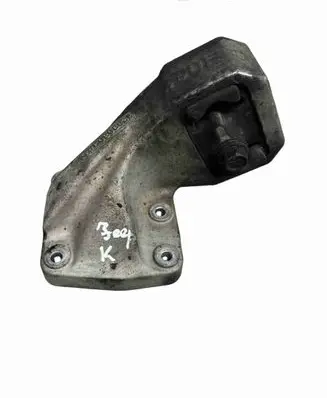 Engine mount bracket