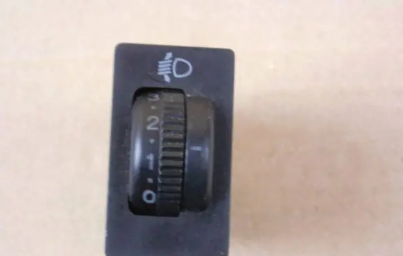 Toyota Avensis T250 Headlight level height control switch 8415205050
