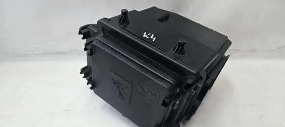 Renault Trafic III (X82) Fuse box set 284B03821R