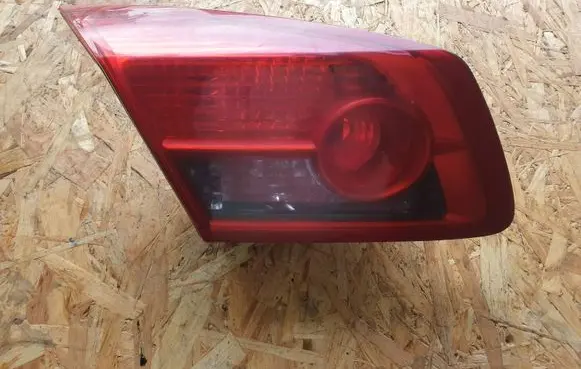 Renault Vel Satis Tailgate rear/tail lights 8200014362