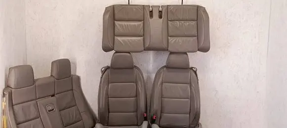 Seat set